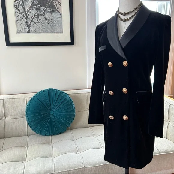 Black Velvet Blazer Dress - Picture 2 of 4